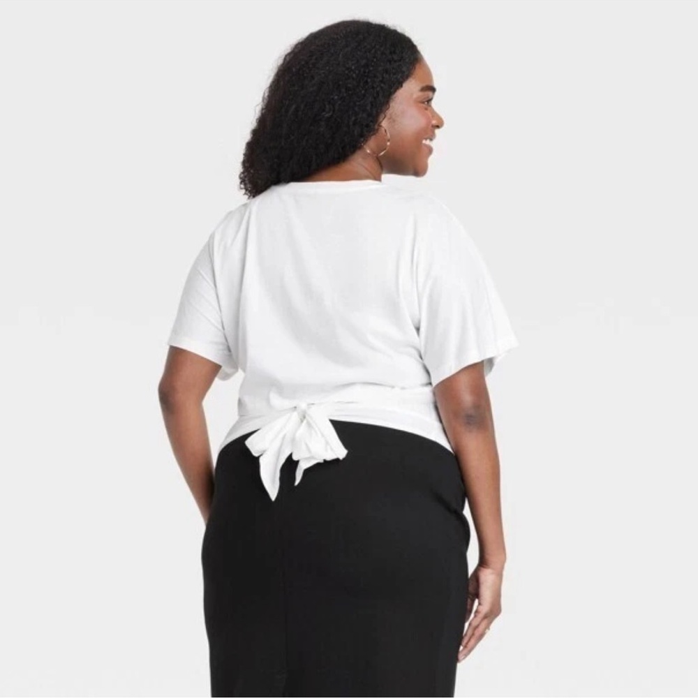 NWOT a new day White Short Sleeve Tie-Back Tee